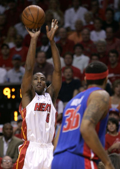 体育中超：深圳3-0大胜武汉长江结束五连败